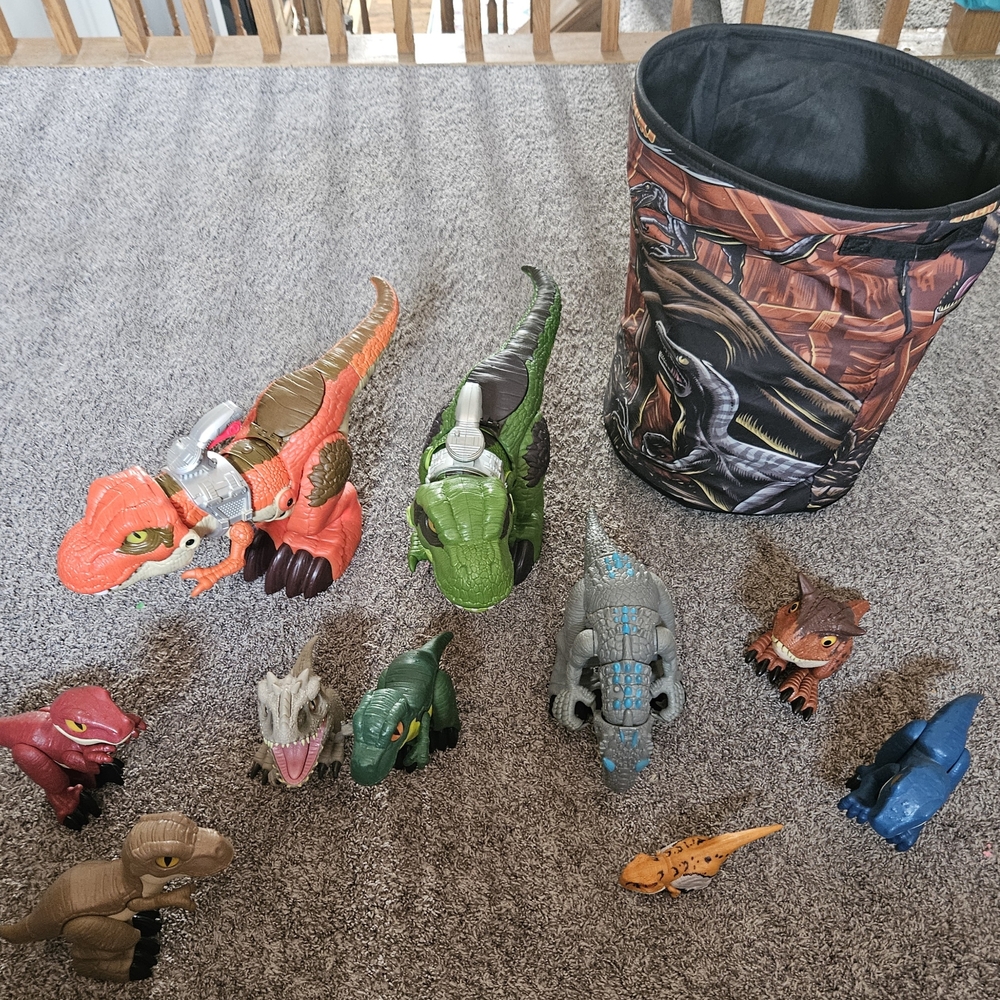 Fisher-Price Red and Green Dinosaur Action Figures Playset